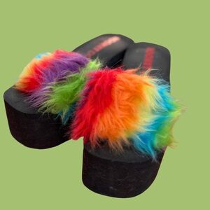 Dolls Kill x Rocket Dog Rainbow Fuzzy Platform Sandals – Bold & Fun